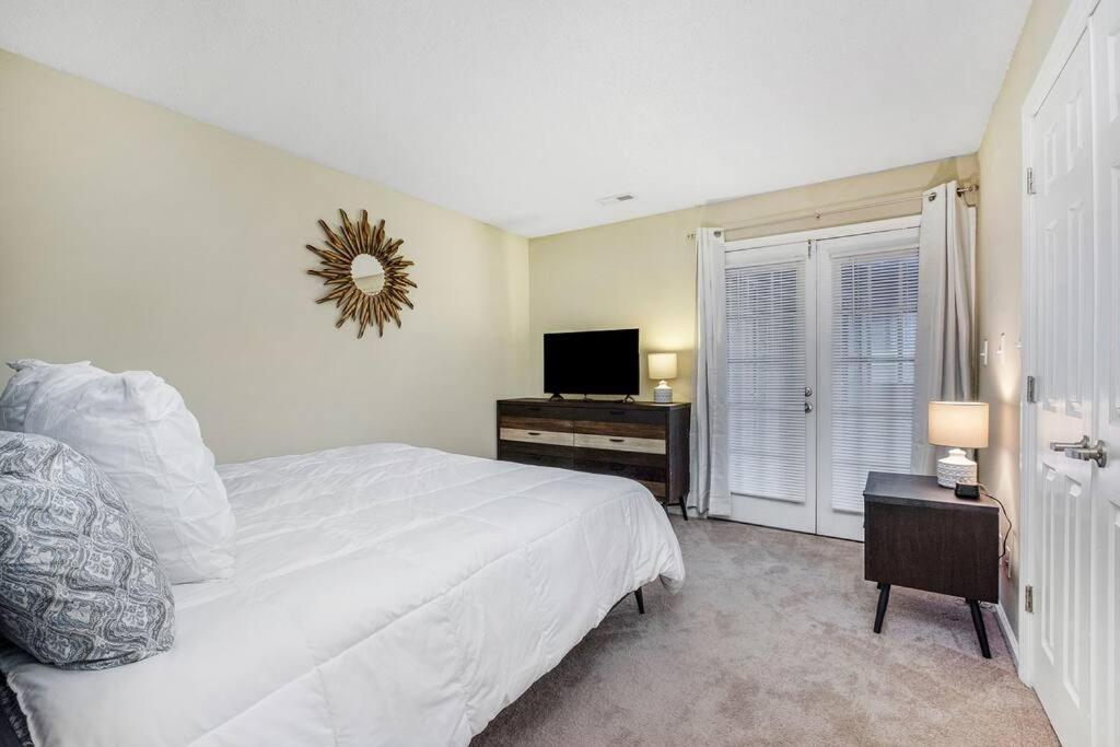 Charming Apartment With Wi-Fi Charlotte Exterior photo